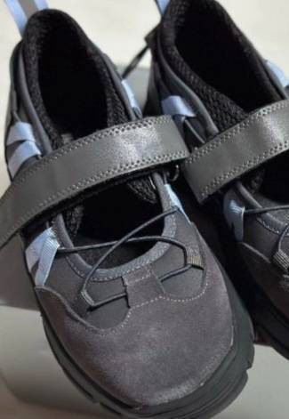 [잡담] 이 신발 어디껀지 아는 사람ㅜㅜ | 인스티즈