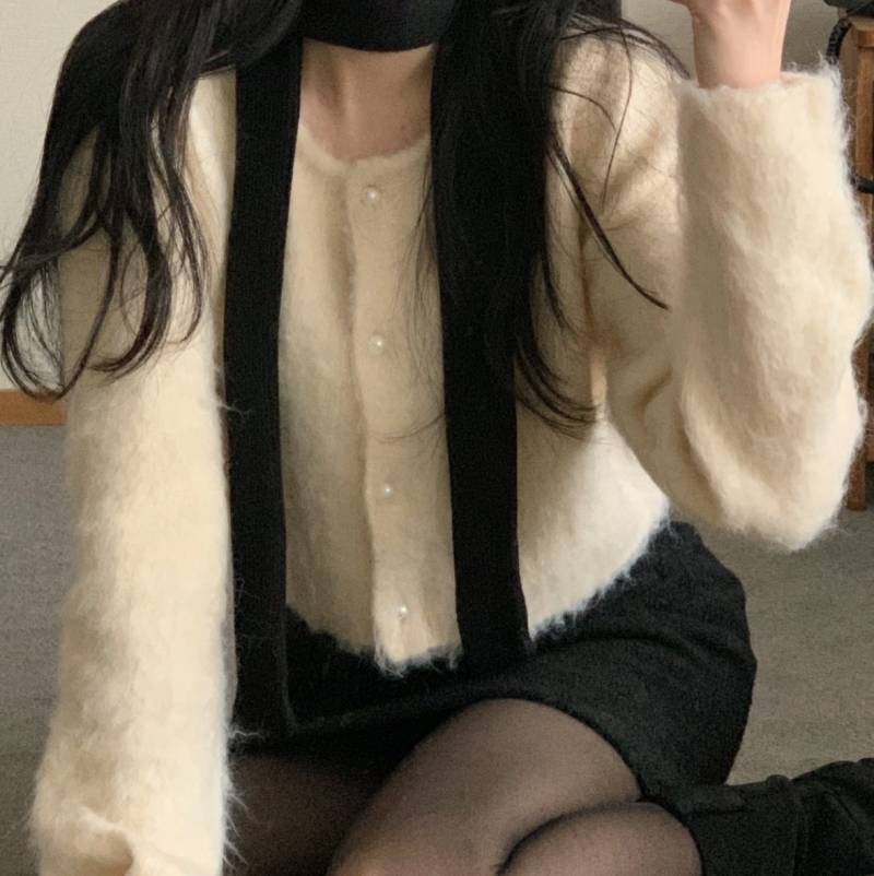 [잡담] 니트 색 핑크vs옐로우.. 가을웜 골라줘 | 인스티즈