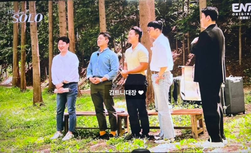 [잡담] 남자들 도대체 이 패션을 왜 고수하는 거지…? | 인스티즈