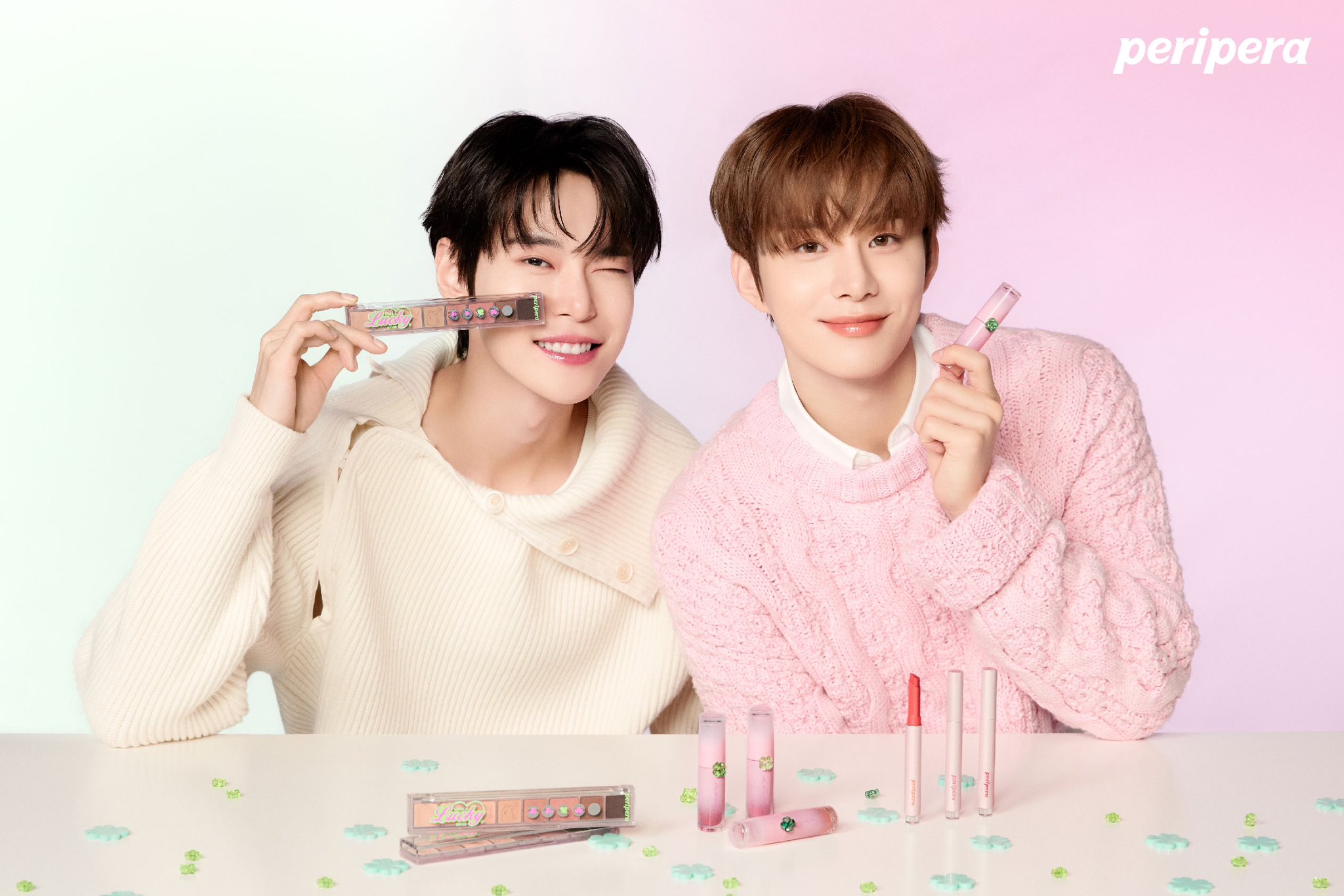 [잡담] 도영이랑 정우 페리페라 사진 뒷배경도 색깔 다르구나 ㅋㅋㅋ 인스티즈(instiz) 연예 카테고리