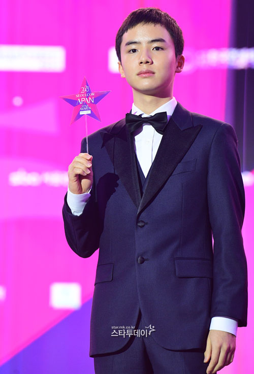 [정보/소식] 2023 에이판 어워즈 레카 문우진 신은수 이시우 유나 박서함 김동휘 이한별 주종혁 김신록 신예은 추영우 박해수 조아람 조한철 정석용 손호준 염혜란 엄정화 이성경 김서형 김옥빈 임윤아 고수 이준호 엄지원 | 인스티즈