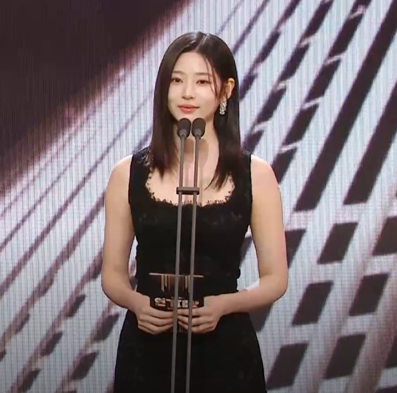 [잡담] 연기대상 김민주 개예쁘다 | 인스티즈