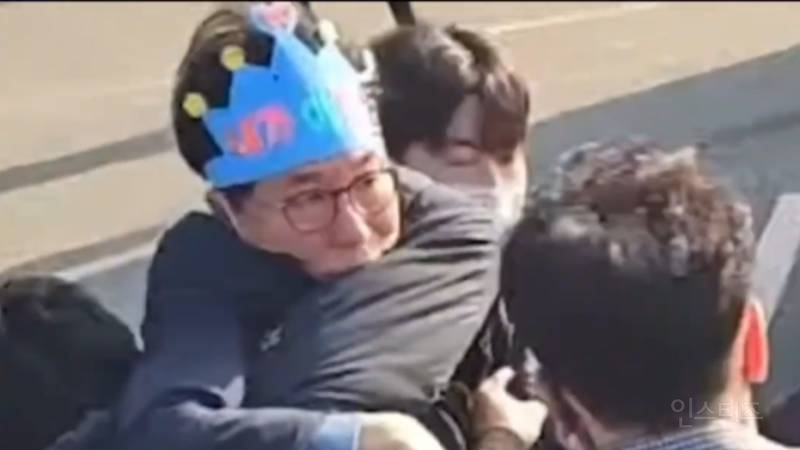 이재명 피습범 범행과 얼굴 | 인스티즈