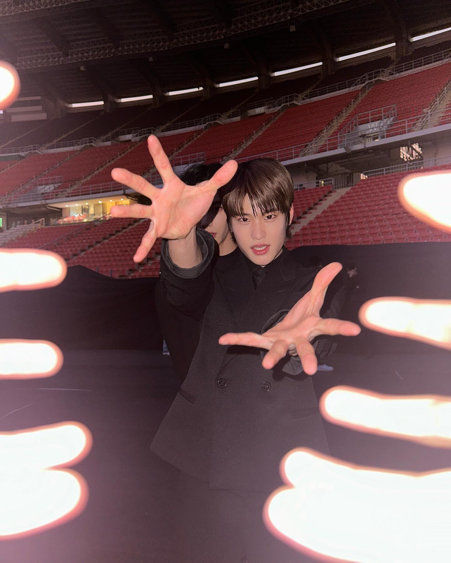 [잡담] 이거 소희랑 원빈이 사진속 손이 은석이가 아니었어? | 인스티즈