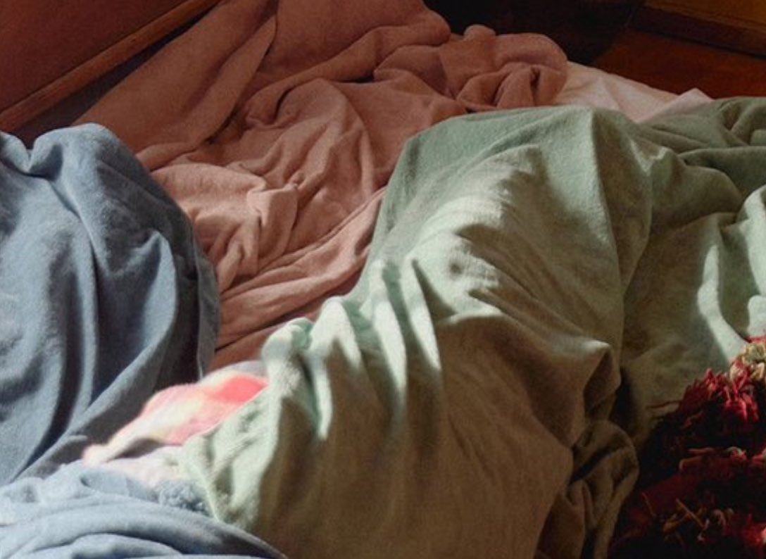 [잡담] 라이즈 티저에 이거 사람 누워있는건가? | 인스티즈