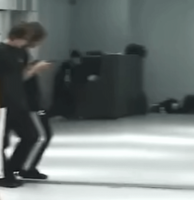 연습실 비하인드에서 실내흡연 의혹 포착된 NCT 해찬 | 인스티즈