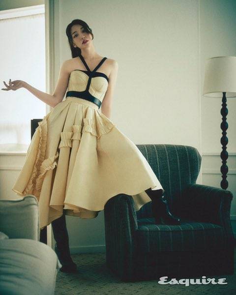 현재 반응갈리는 성해은 에스콰이어 근육 보정.JPG | 인스티즈