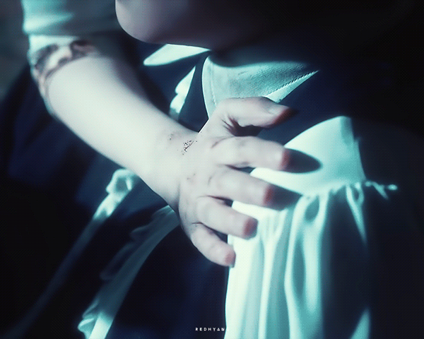 [잡담] 아이유 뮤비 럽윈올 짤 다 예쁘게 쪄줘서 너무 감사하다😭 | 인스티즈