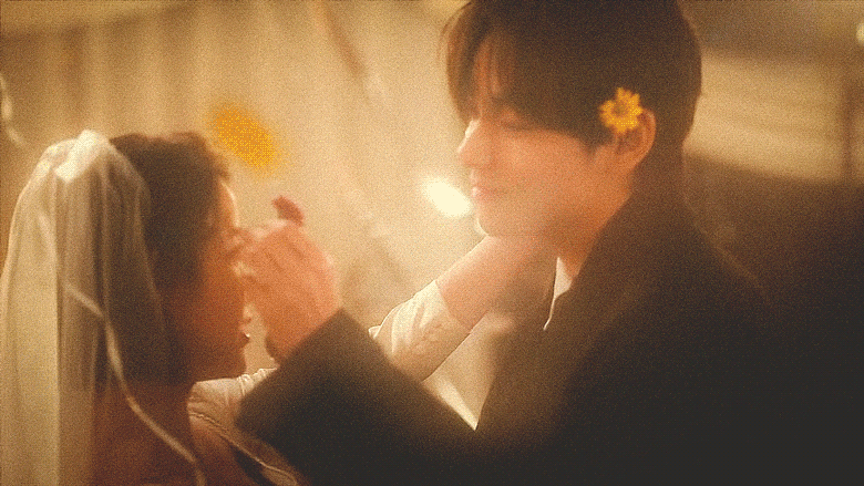 [잡담] 와 아이유 뷔 뮤비 이거 짤 미쳤다 | 인스티즈
