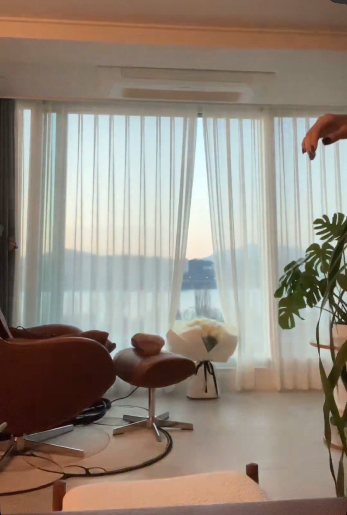 [잡담] 근데 뉴진스 돈 진짜 많이 벌었나봐 | 인스티즈