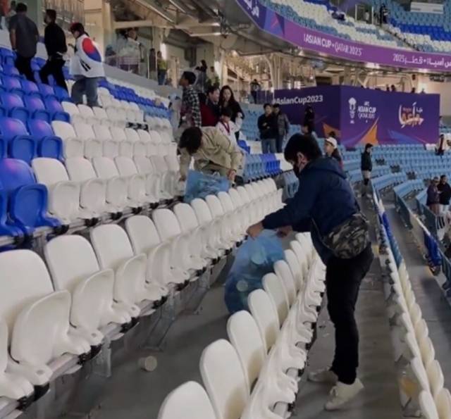 한국팬 '경기장 청소'에… 日 "일본 존경해서” 주장 | 인스티즈