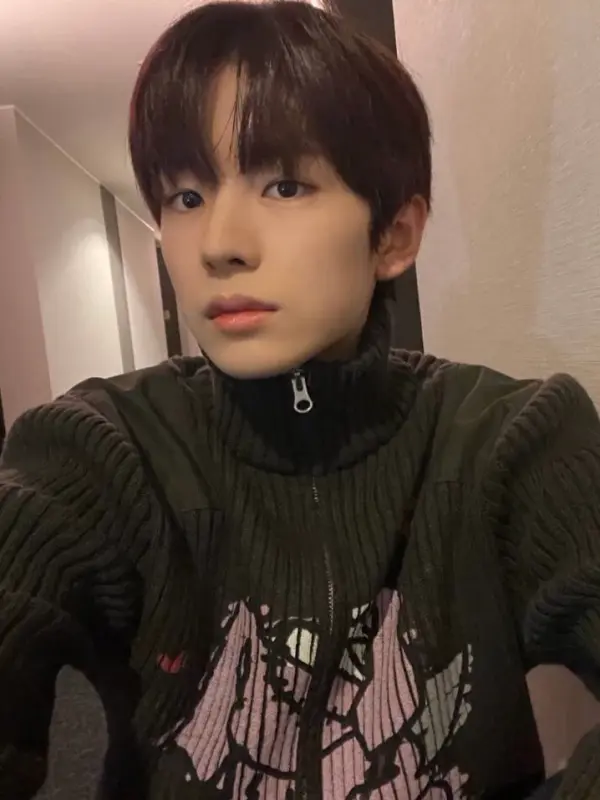 원래 좋아하면 야 메롱 이런 말 걸고 싶은 거임 할 말 없어도 하이 감자 많이 먹어라 하고 가고 싶은 거임 | 인스티즈