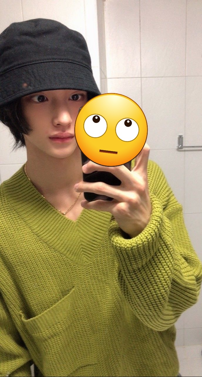 [잡담] 나 원빈이 손 보면 더 어리게 느껴져 - 인스티즈(Instiz) 연예 카테고리