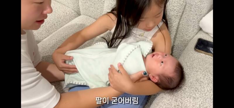 [잡담] 해쭈네..개귀여워서 미쳐 카야가 baby주하 안고있움 | 인스티즈