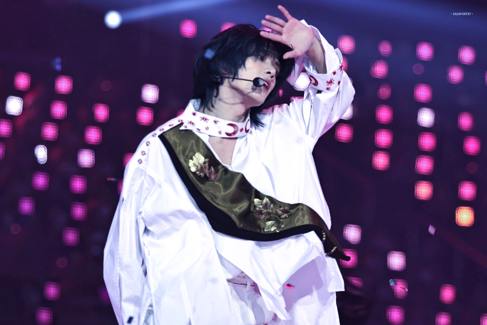 [잡담] 범규 이런 마법소년깔 계속 입어주면 좋겠다 | 인스티즈