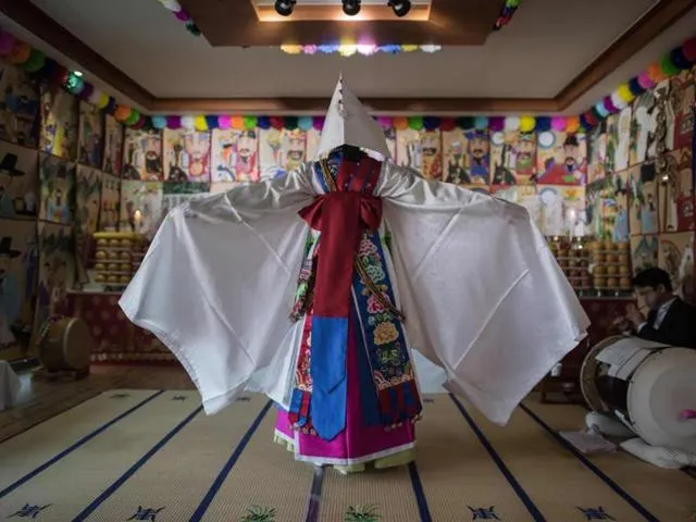 케이팝데몬헌터스에 나온 무당들의 전통복식+호작도 | 인스티즈