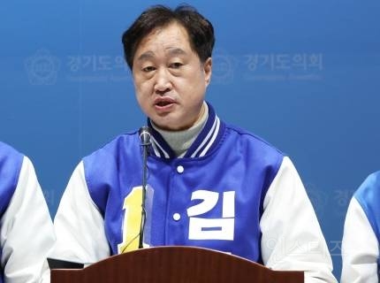 민주당 김준혁 "화성 묘소는 젖가슴" 발언 논란…與 "막말 제조기" | 인스티즈