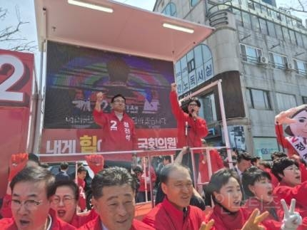 [속보] 한동훈 "우리보고 검사 독재? 저 사람들이 독재" | 인스티즈