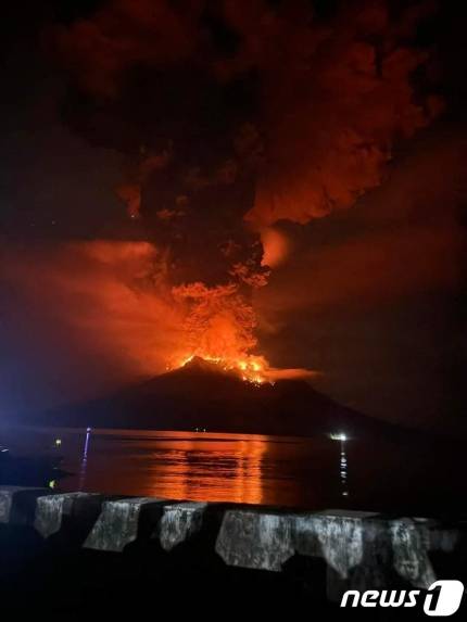 [잡담] 오늘 인도네시아는 화산 폭발함 | 인스티즈
