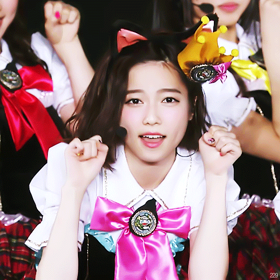 요새 오타쿠 컨셉 아이돌들 많아졌는데 일본의 그 찐?은 따라갈수가 없는거같음....gif | 인스티즈