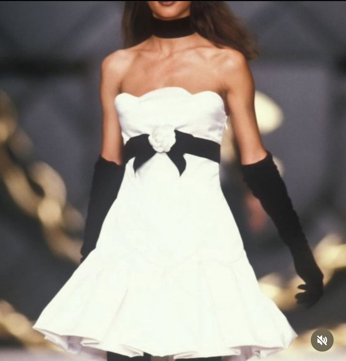 [잡담] 90년대 샤넬 런웨이 패션쇼라는데 이 옷 제니가 입은거 본 적 있음! | 인스티즈