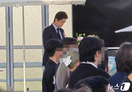 [정보/소식] [단독] '의리' 김대호, '나혼산'서 만난 예비부부 결혼식 사회 약속 지켰다 | 인스티즈