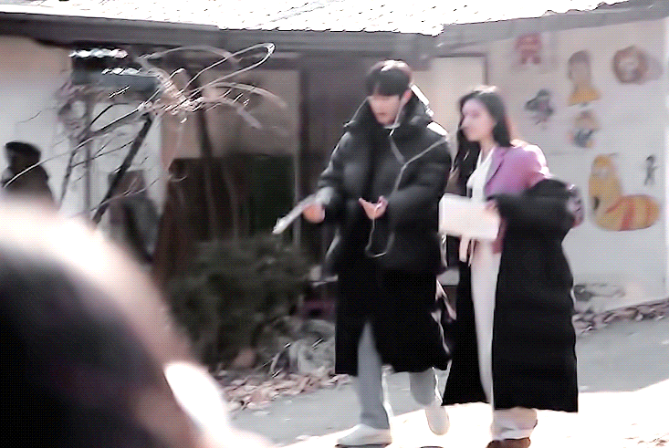 [잡담] 눈여 김수현 기럭지가 와... | 인스티즈
