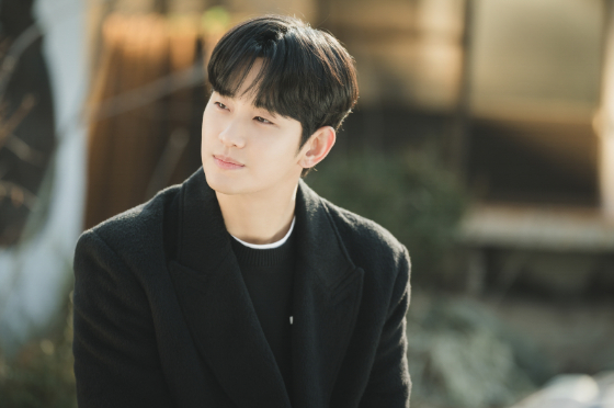 [정보/소식] '눈물의 여왕' 김수현, 로코계 새 역사.."행복했습니다" | 인스티즈