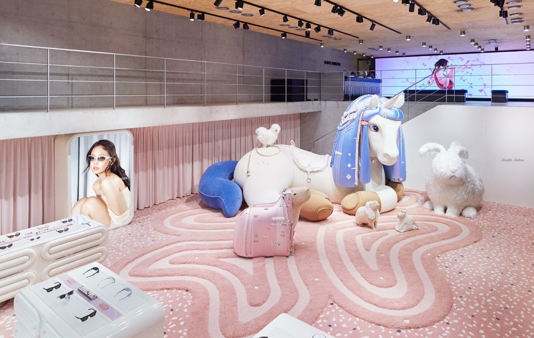 [잡담] 제니 젠틀살롱 팝업 내부사진 떴는데 핑크핑크해 🦄🎀💖 | 인스티즈
