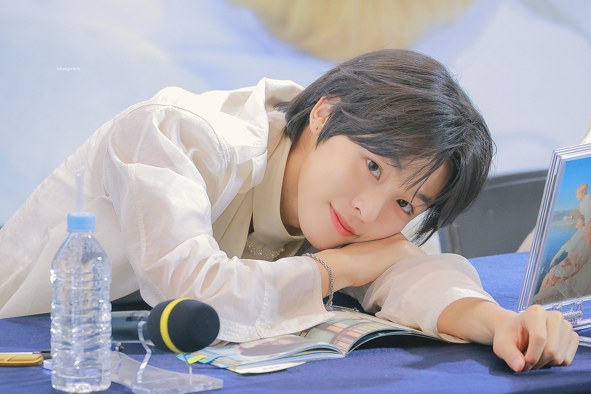 [잡담] 리쿠 무표정일때랑 웃을 때 갭차이가 넘심 | 인스티즈