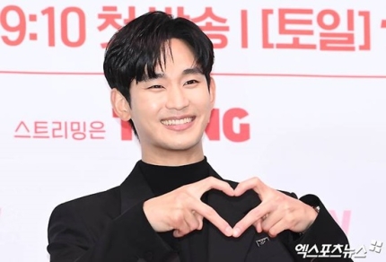 [정보/소식] "백현우 못 보내" 기세 좋은 김수현, 10년 만의 '백상' 수상 도전 [엑's이슈] | 인스티즈