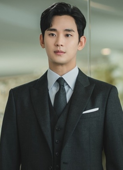 [정보/소식] "백현우 못 보내" 기세 좋은 김수현, 10년 만의 '백상' 수상 도전 [엑's이슈] | 인스티즈