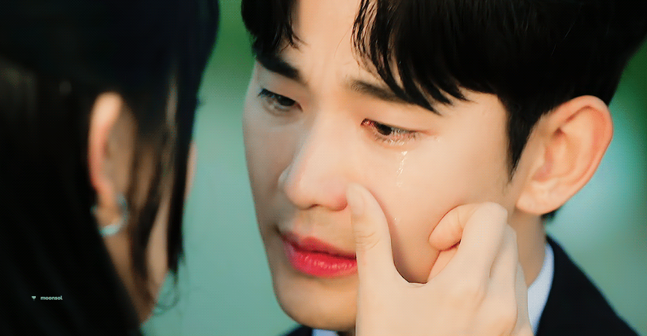 [잡담] 김수현 키스하기 전이랑 하고 난 다음에 입술 보는데 | 인스티즈