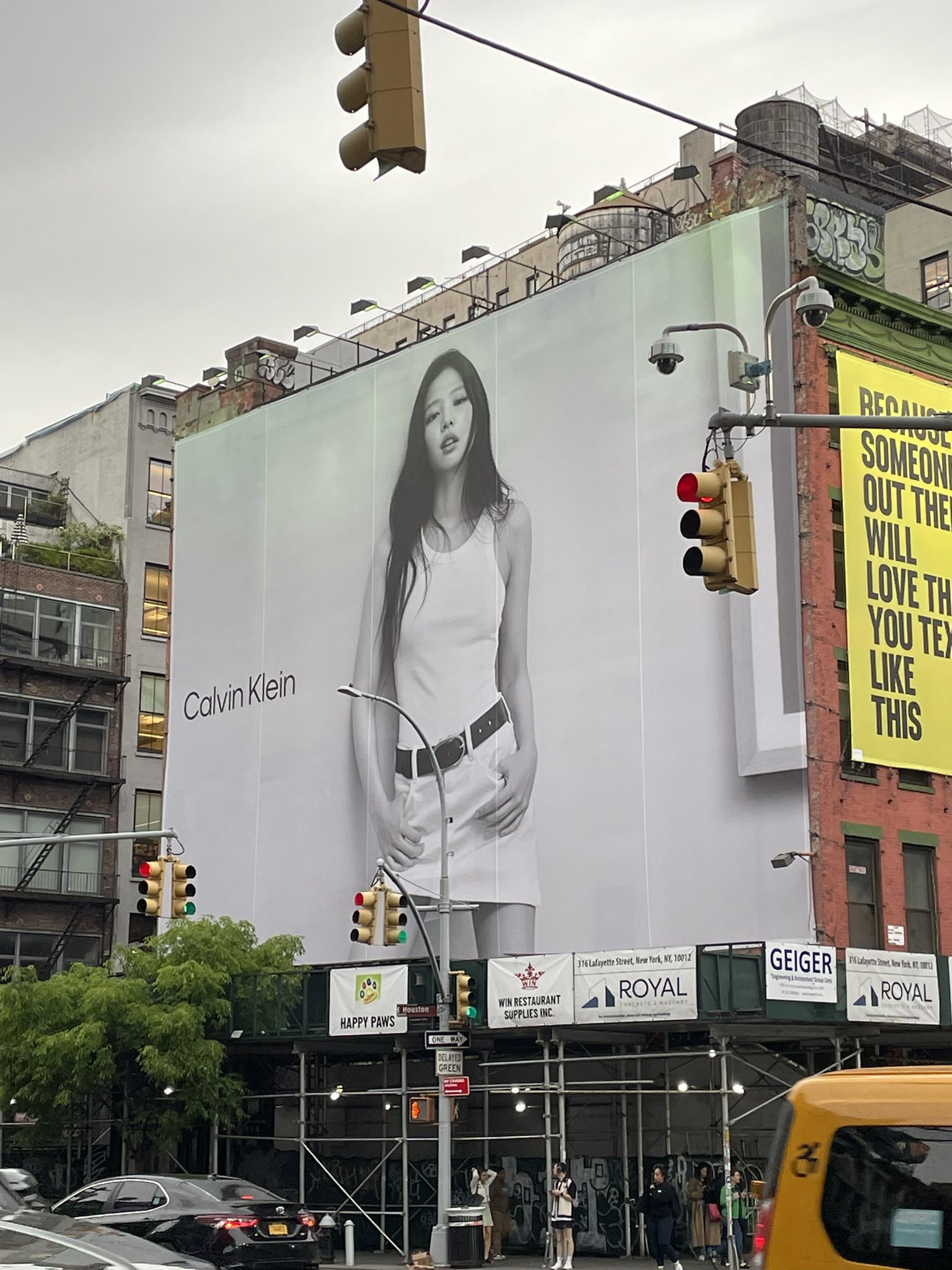 [잡담] 제니 캘빈클라인 뉴욕 광고 이 사진도 걸렸네 | 인스티즈
