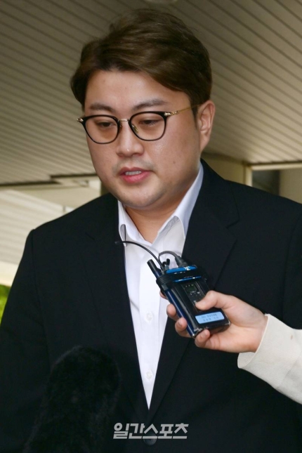 [정보/소식] 김호중, 결국 구속…팬덤 "정치권 이슈 은폐 용도 아니었길” 성명 | 인스티즈