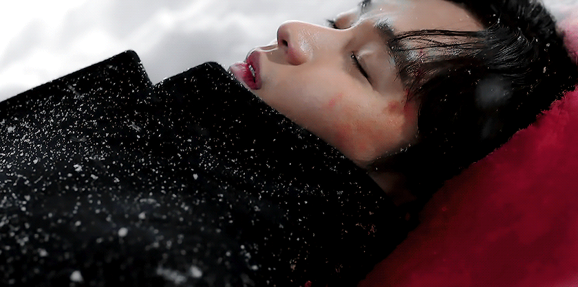 [잡담] 김수현(백현우) 눈여에서 다친 게 진짜 고자극이긴 해 | 인스티즈