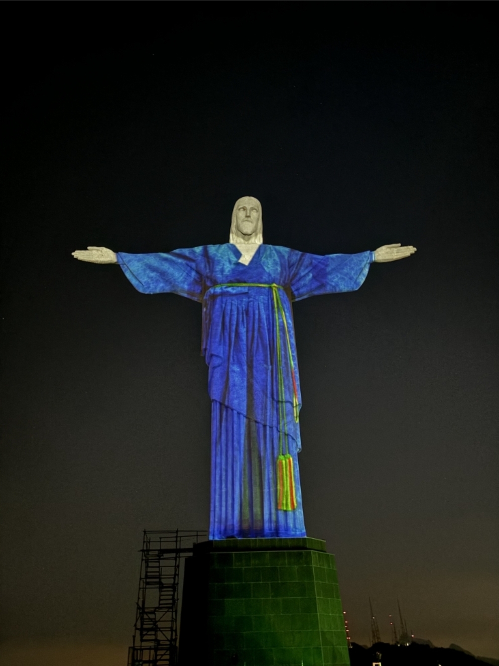 [정보/소식] 한복입은 브라질 거대 예수상 | 인스티즈