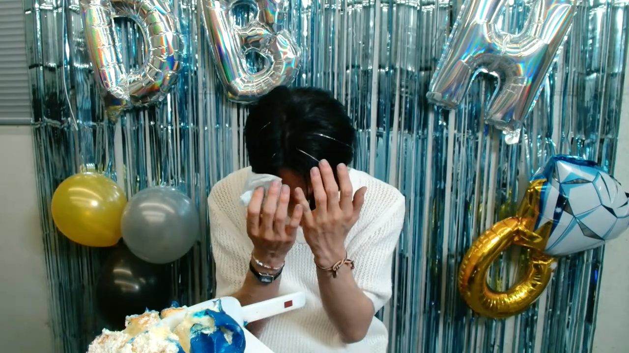 [잡담] 우울할 때마다 주기적으로 보는 아이돌 망한 생일 라방 | 인스티즈