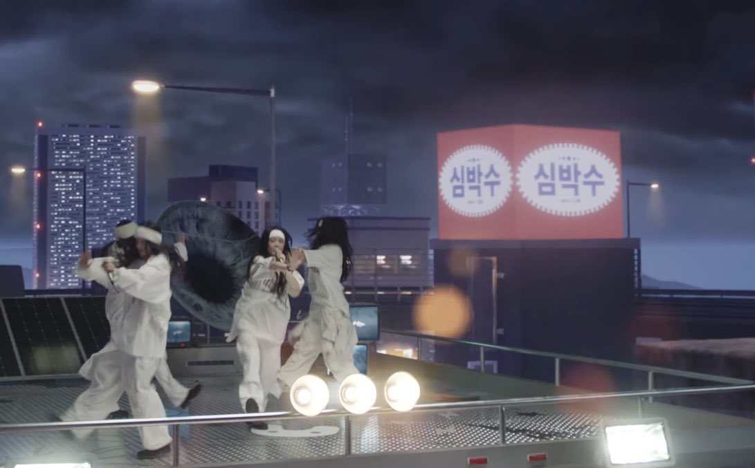 [잡담] 뉴진스 뮤비에 한국어 간판들 좋지않아? | 인스티즈