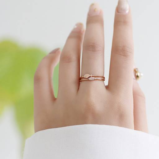 [잡담] 이런 두줄 반지 어느 손가락에 끼는 게 예뻐? 💍💍💍 | 인스티즈