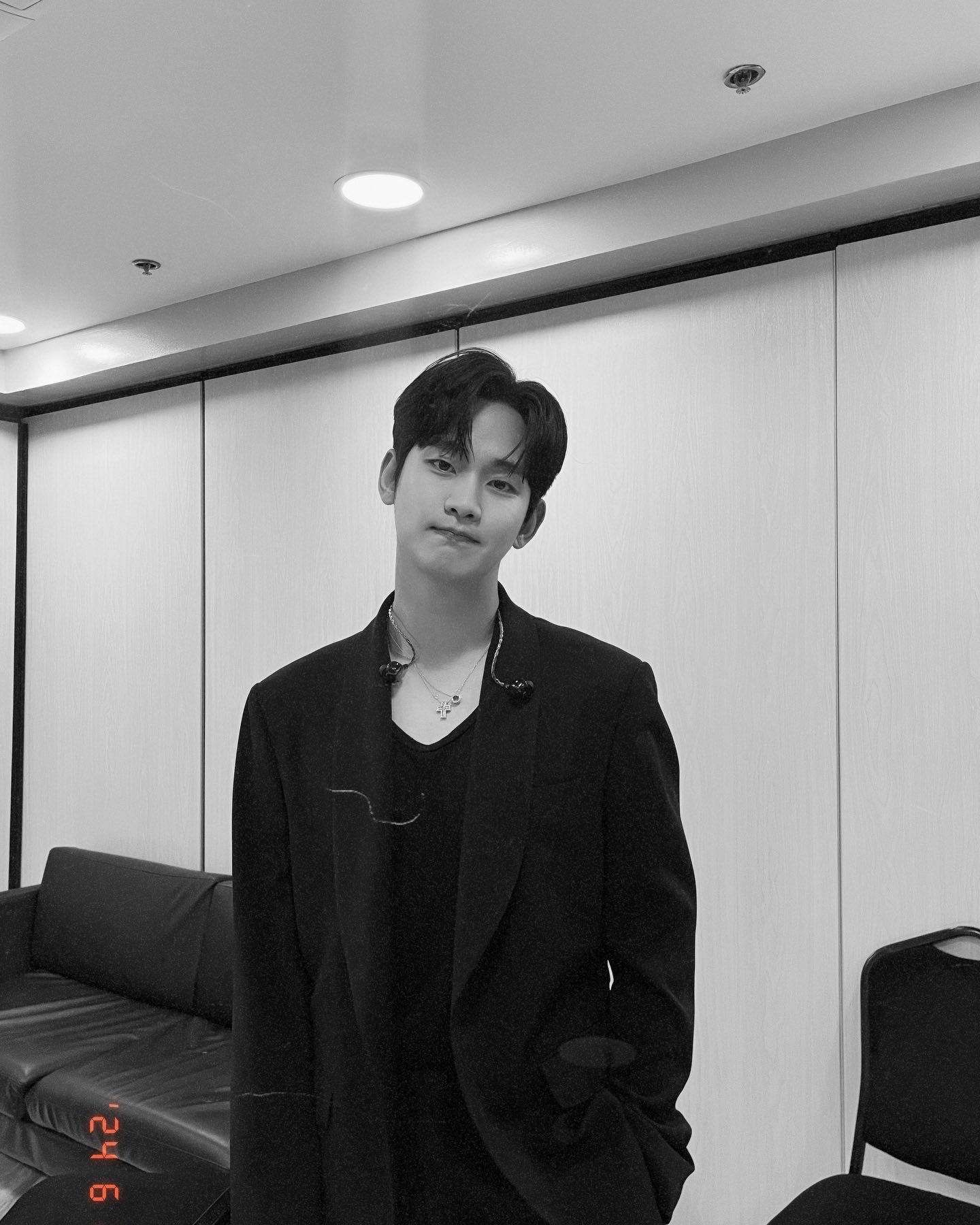 [잡담] 김수현 피꾸로 날린짤 볼수록 ㄹㅈㄷ | 인스티즈