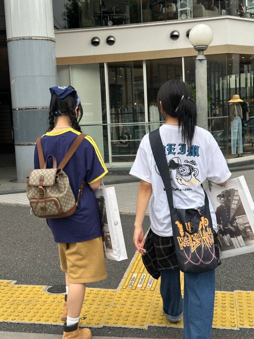 [잡담] 하니 일본에서 목격담 사복들 너무 내취향이야 | 인스티즈