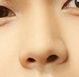 [잡담] 김수현 왼쪽 콧구멍이 더 큰것같지않아? | 인스티즈