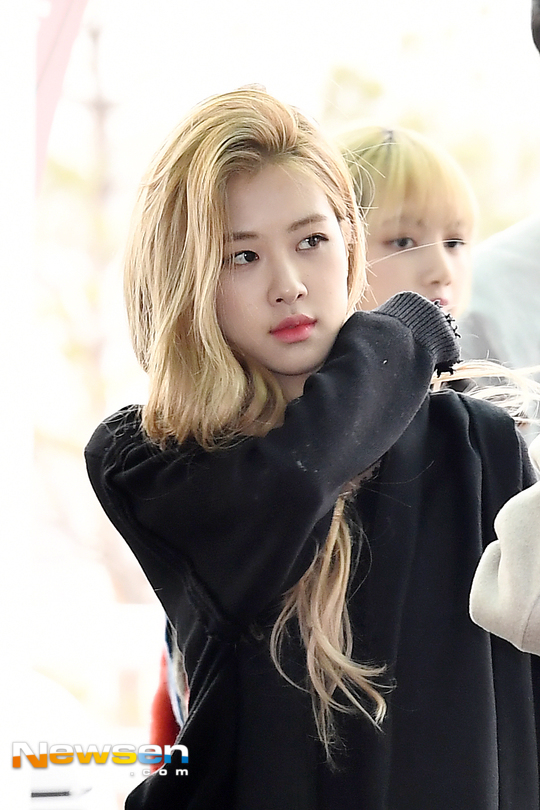 [잡담] 로제의 숨겨진 레전드 출국사진 추가요 | 인스티즈