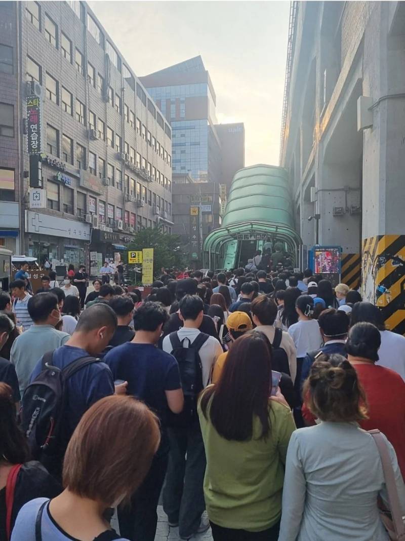 현재 지방러들이 충격받는다는 서울 지하철 줄.JPG | 인스티즈