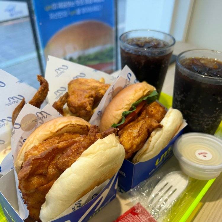 현재 푸라닭치킨이 사활걸고 런칭한 브랜드.JPG | 인스티즈