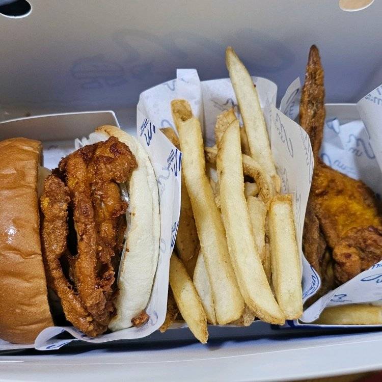 현재 푸라닭치킨이 사활걸고 런칭한 브랜드.JPG | 인스티즈