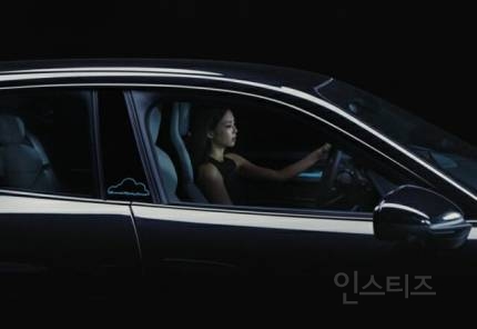 韓 5대 도시 담은 '제니車' 포르쉐 타이칸 한정판 출시 | 인스티즈