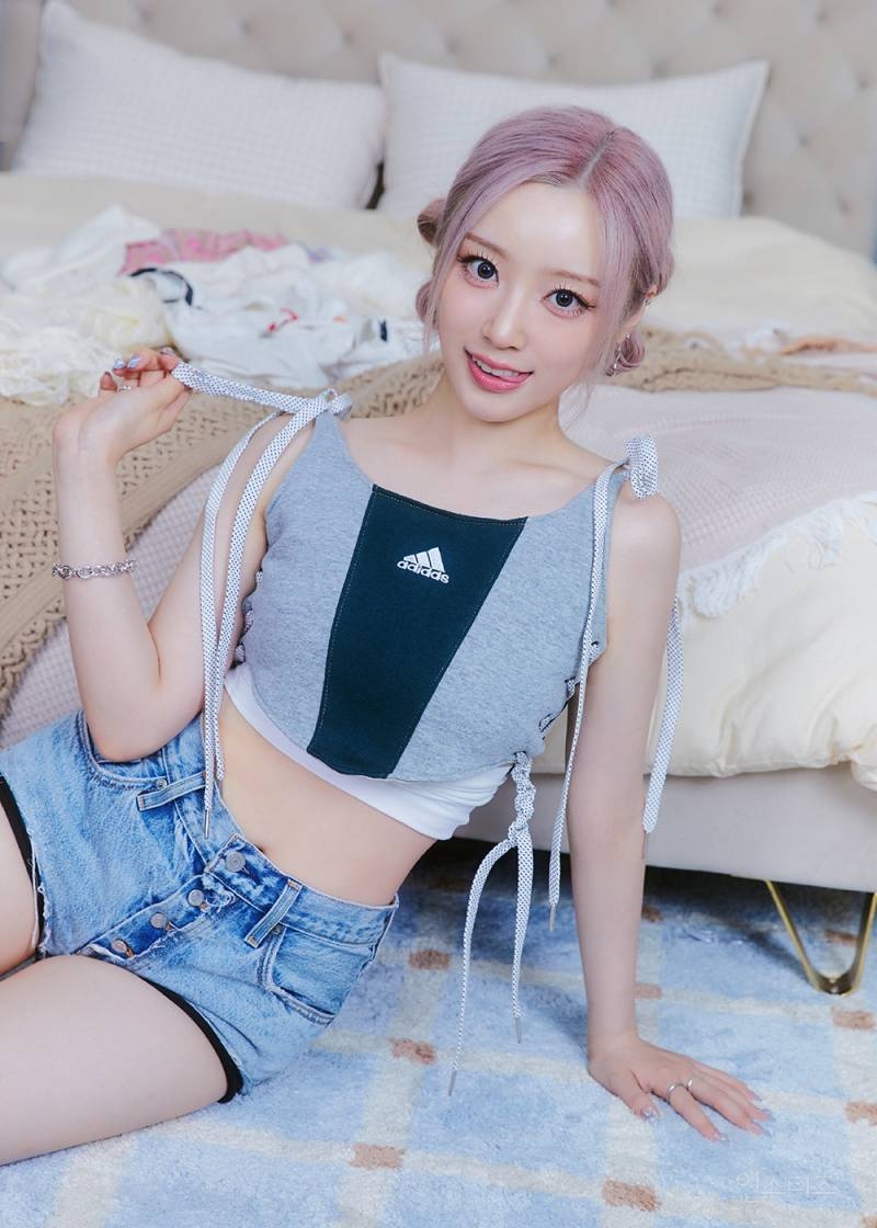 이번 컴백에서 미모 물 제대로 오른 토끼상 아이돌.jpg | 인스티즈