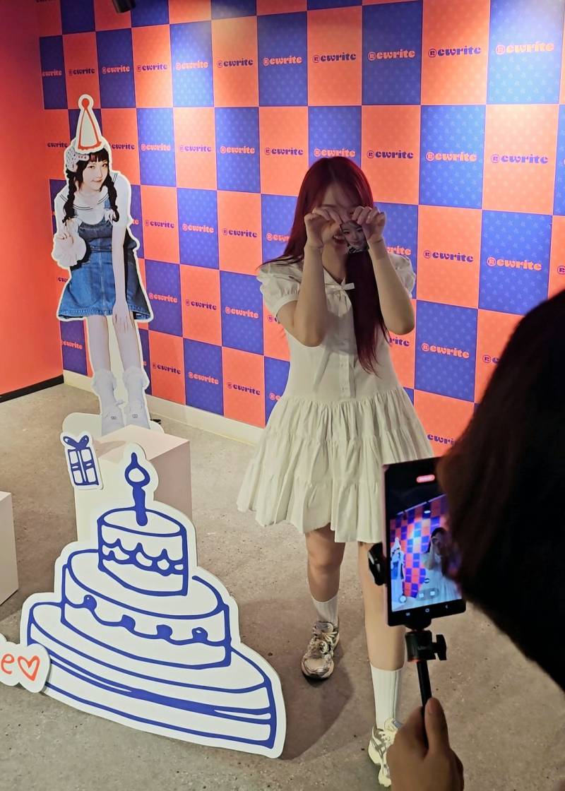 본인 생일인데 팬들한테 생일선물 줬다는 여돌 | 인스티즈